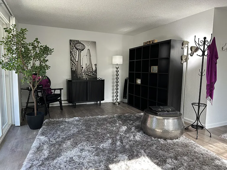 838 Phoenix St NE — Photo 7
