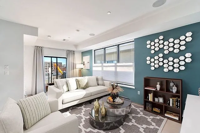 2 bed, 920 sqft, $4,200 — Photo 1