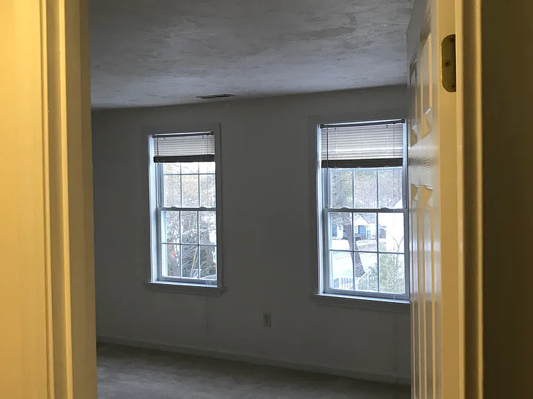 577 Winter St — Photo 60