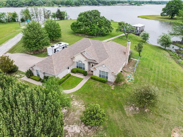 7410 Westview Dr, Bonham, TX 75418