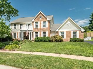 301 Penshurst Pl, Chesterfield, MO