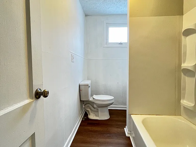156 W Washington St #1 — Photo 10