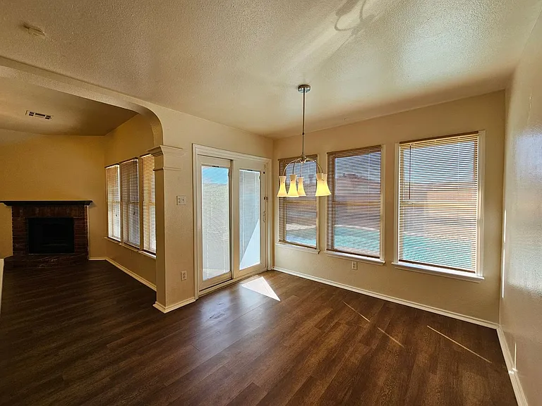 602 Delmar Dr — Photo 7