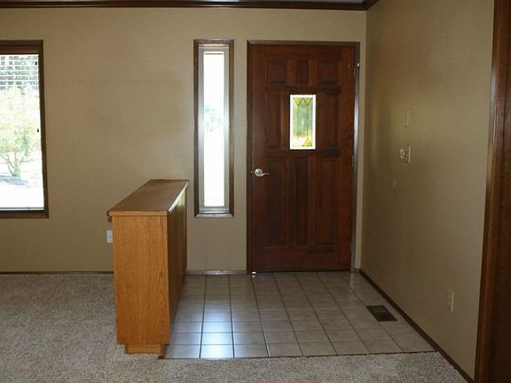 3rd image of 702 Washington Ave