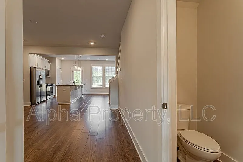 3 bed, 2.5 bath, 1587 sqft, $1,795 — Photo 4