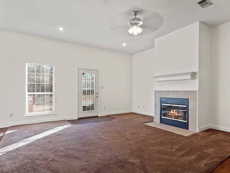 200 Forrest Hill Rd — Photo 2