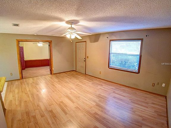 3rd image of 2792 Foxdale Dr