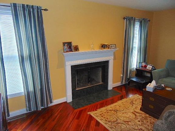 4th image of 1233 Parkview Way