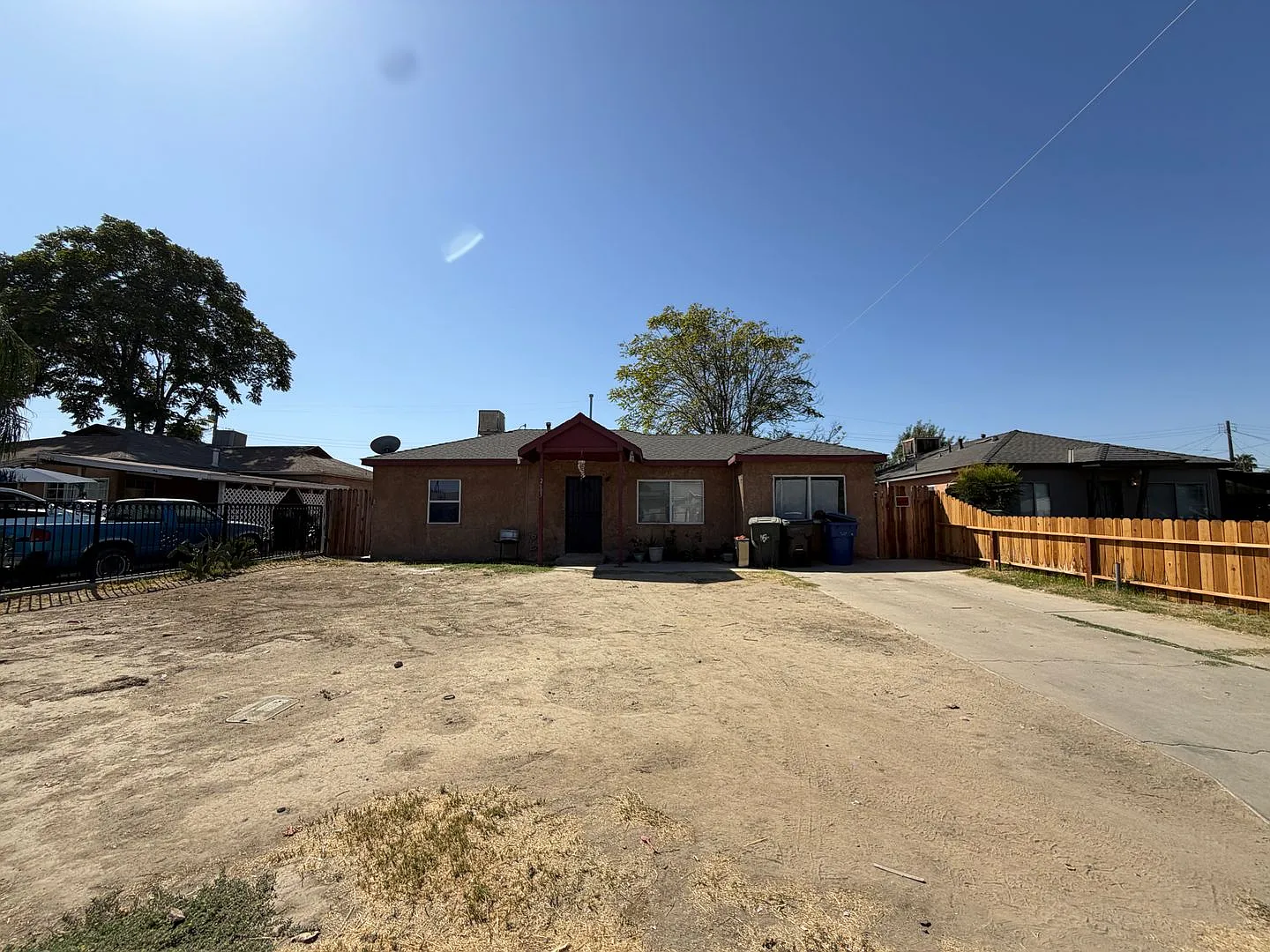 3 Bedroom Home with Bonus Room, Large Backyard & Washer/Dryer Hookups — Photo 1