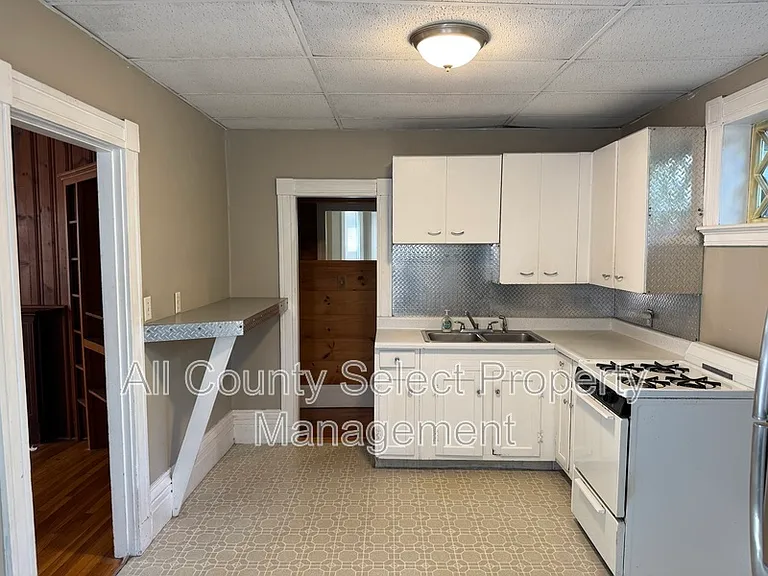 25 Washington St #1 — Photo 6