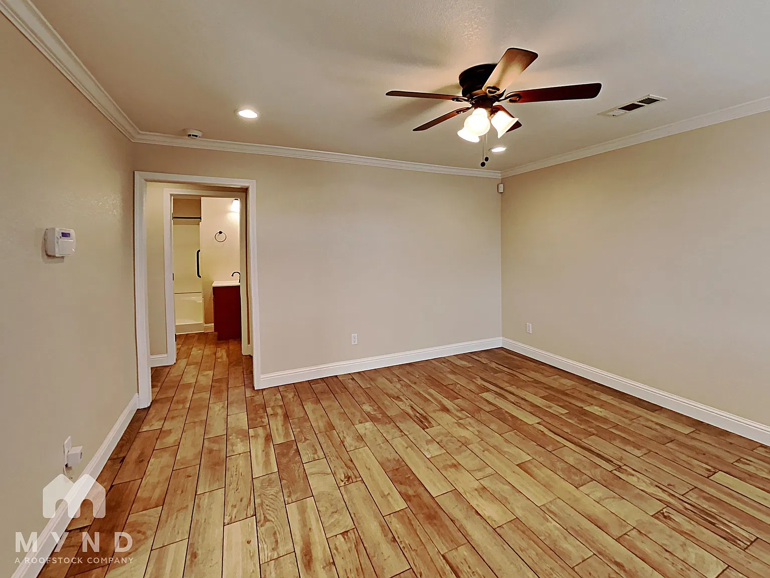 2 bed, 1.0 bath, 819 sqft, $1,745 — Photo 3