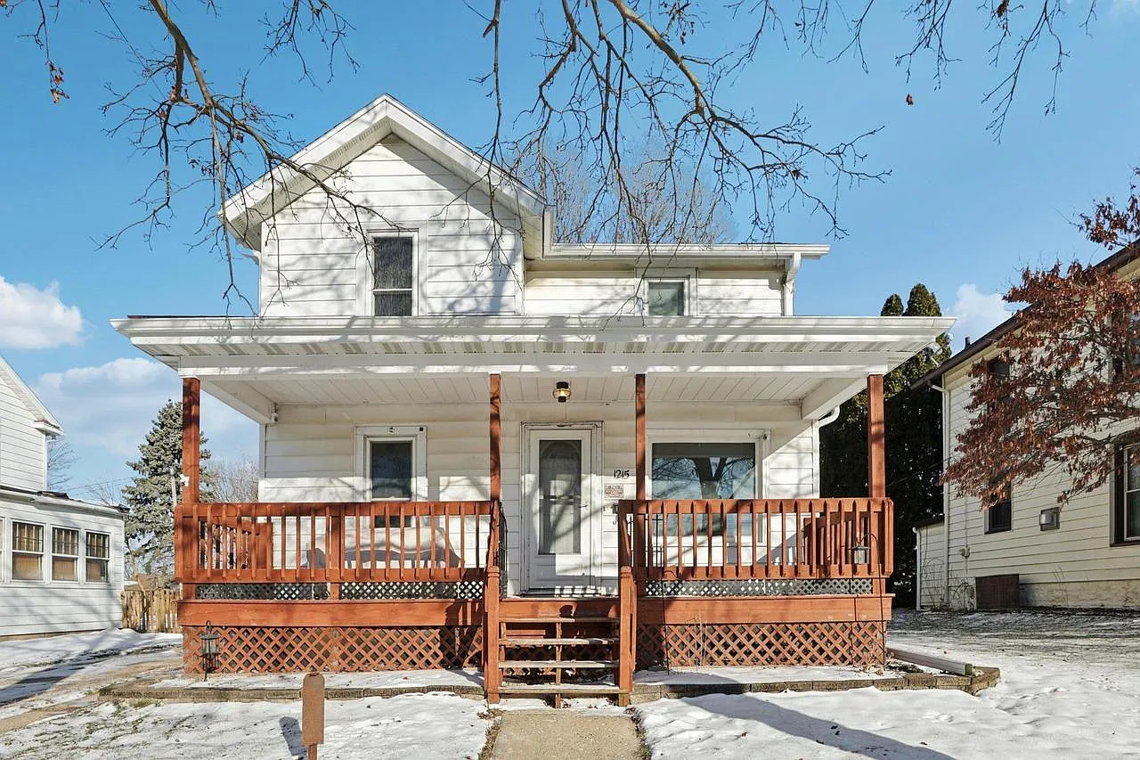 1215 10th Street photo 1