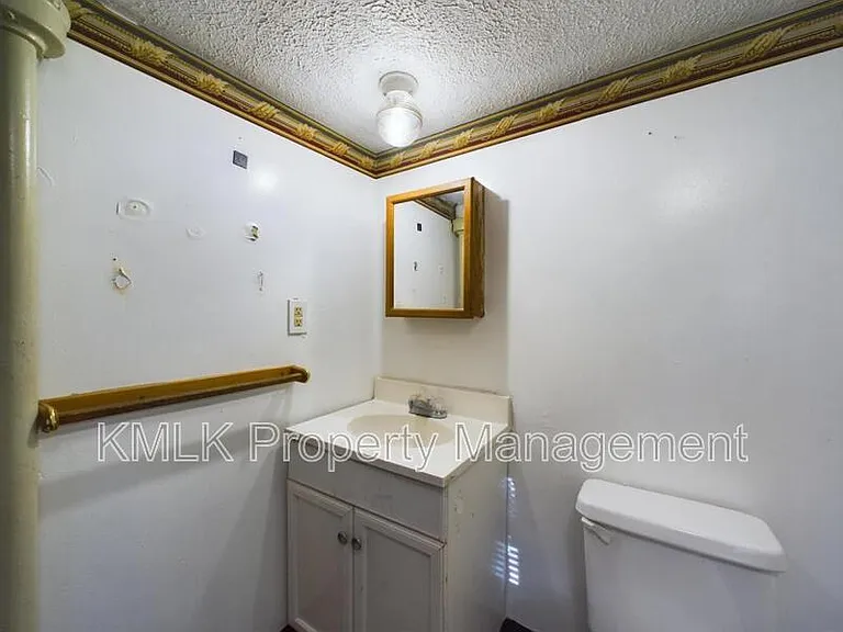 1128 Cordova Ave — Photo 25
