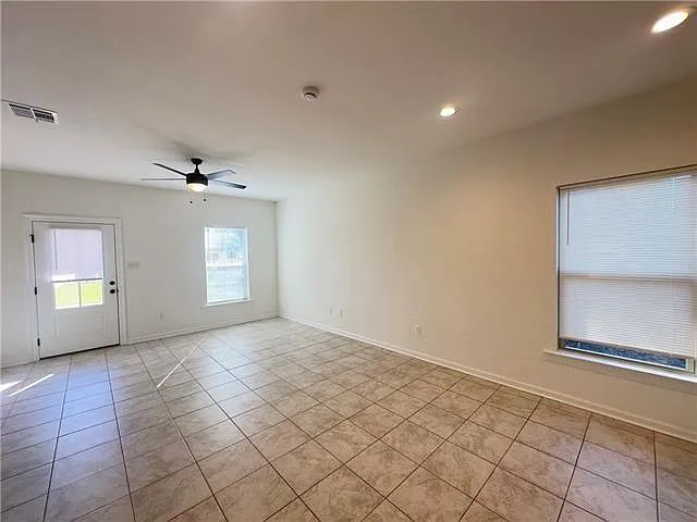 44067 Parker Blvd — Photo 3