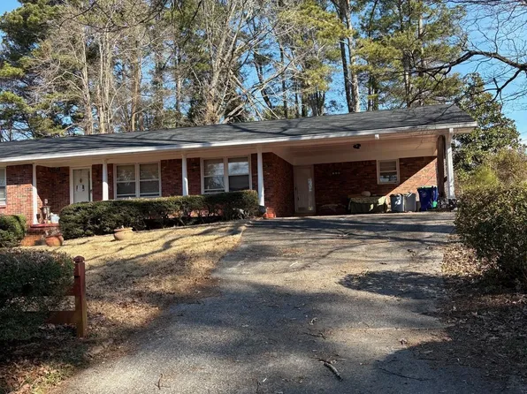 4260 Bingham Ct, Stone Mountain, GA 30083