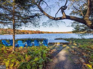 5160 Hummingbird Dr, Pocono Summit, PA 18346