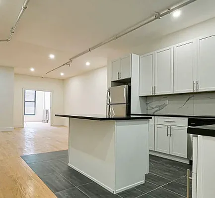 Rented by Candid Listings LLC | media 17