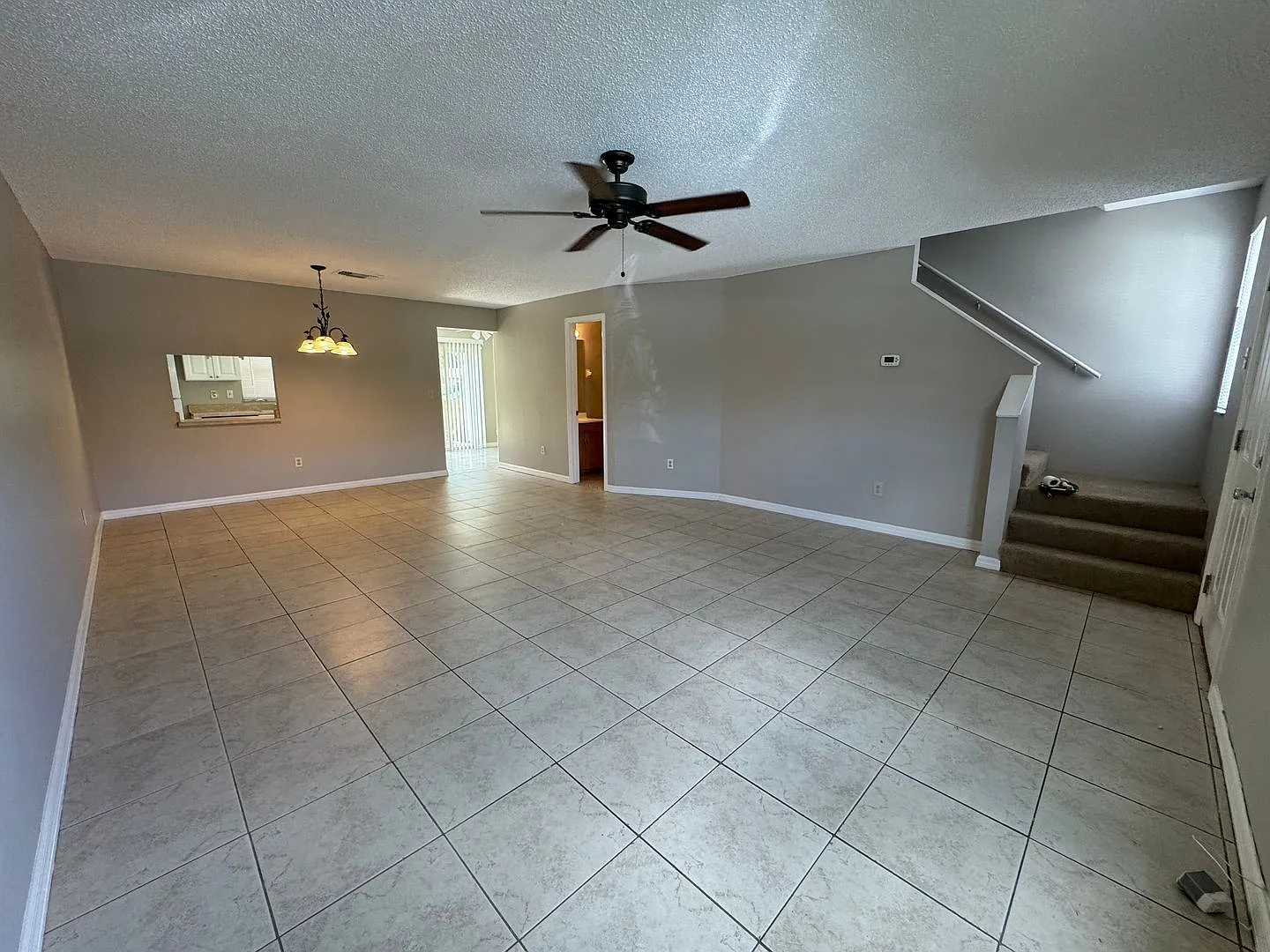 3 bed, 2.5 bath, 1307 sqft, $1,725 — Photo 4