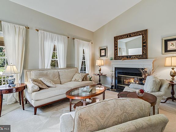 4th image of 40611 Merion Ct