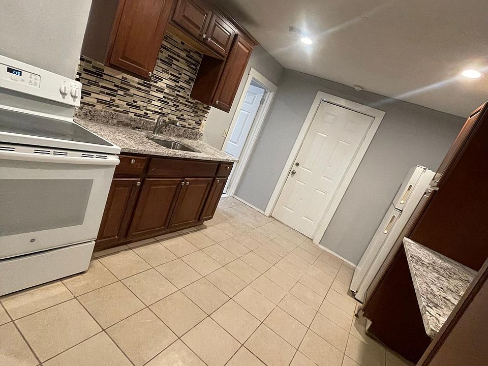 PICTURE OF SIMILAR UNIT IN BUILDING