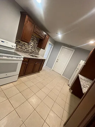 6 Gates St #1L Photo 1
