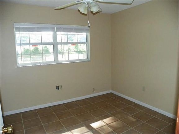 5th image of 10400 NW 115th Ave