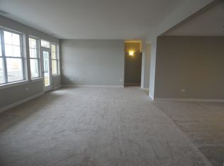 977 Harris Rd #126, Grayslake, IL 60030