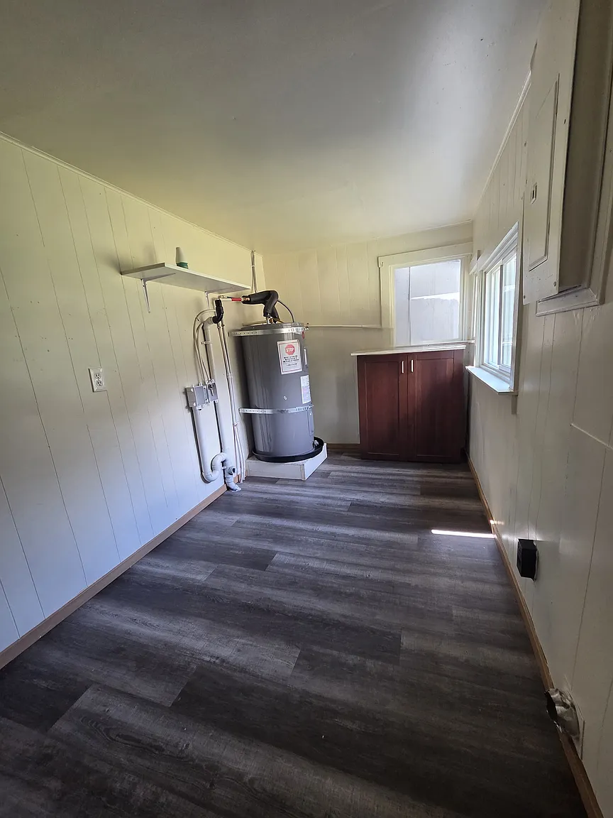 2105 Beverly Blvd photo 1