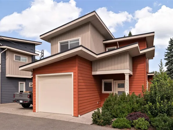 7022 Wallace Dr, Central Saanich, BC V8M 1G1