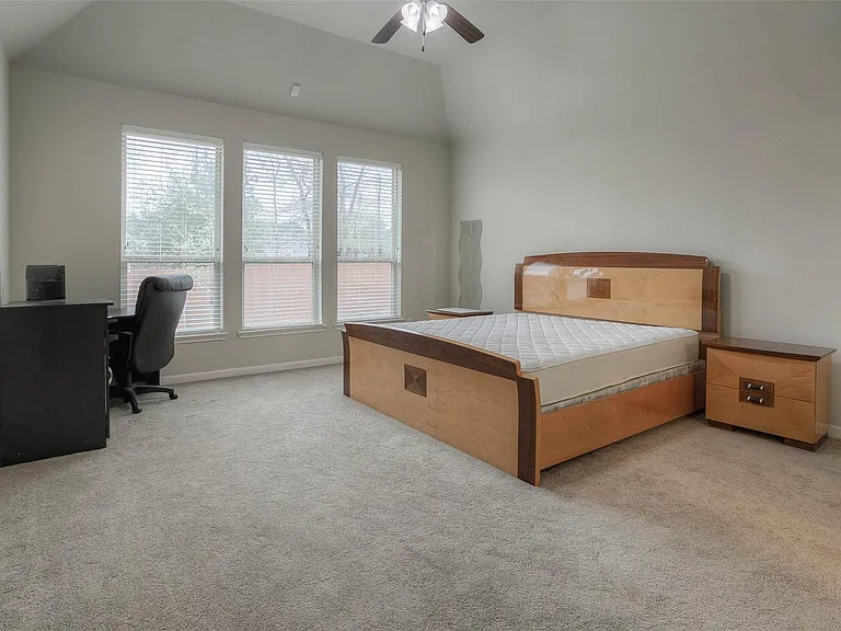 3720 Daisy Ln — Photo 12