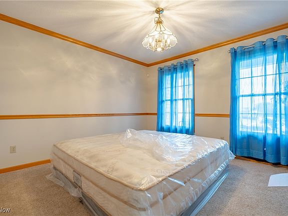 5th image of 8572 Yorkshire St NW