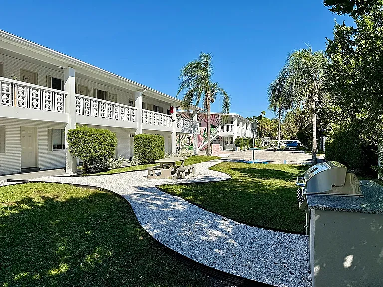 1 bed, 700 sqft, $1,280 — Photo 2