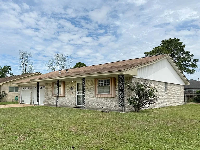6002 De Milo Dr — Photo 1