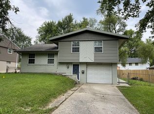 18512 E 8th St N, Independence, MO 64056