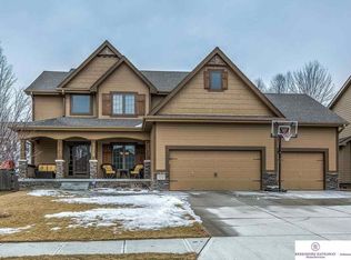 17215 Cinnamon St, Omaha, NE 68135