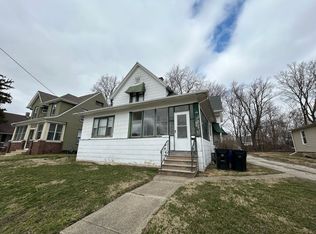 205 Union St APT 3, Bloomington, IL 61701