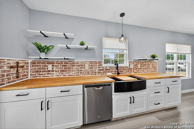 1203 Avenue J — Photo 14