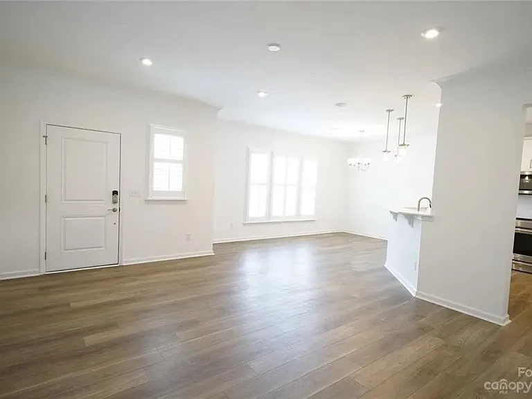 22047 Lani Dr — Photo 17