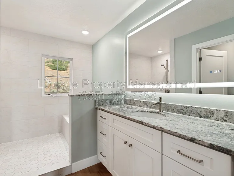 707 N 1540 E — Photo 23