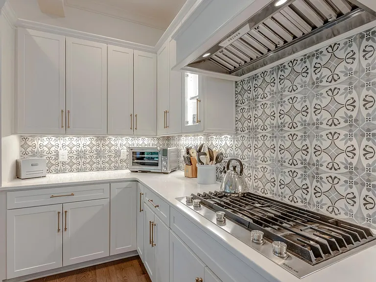 1906B Bernard Ave — Photo 10