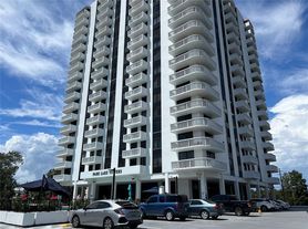 400 E Colonial Dr