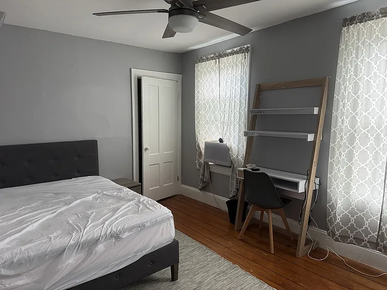 160-162 Transit St #162-1R — Photo 4
