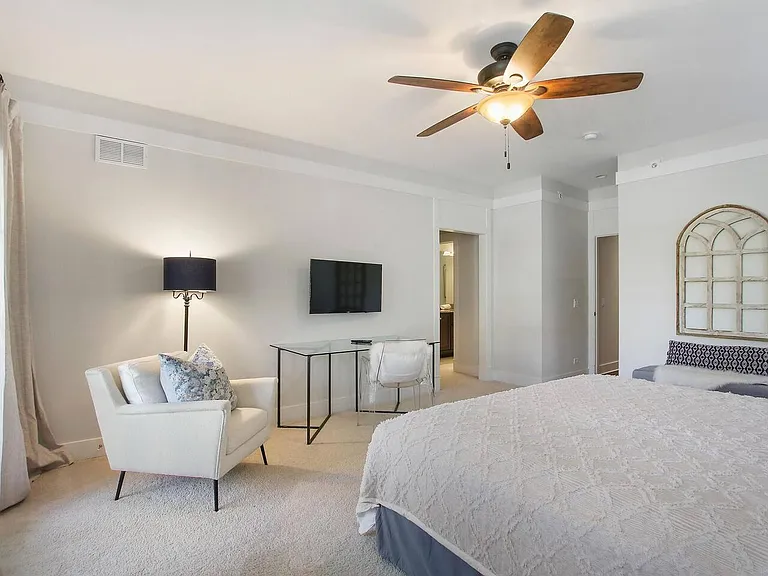 2nd Floor: Master bedroom