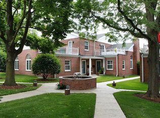 222 S Vine Ave APT B, Park Ridge, IL 60068