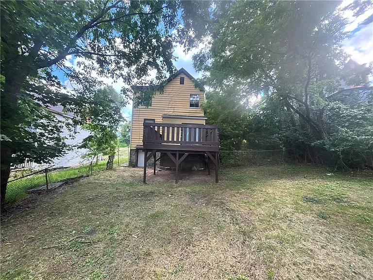 335 Cedarhurst St — Photo 26