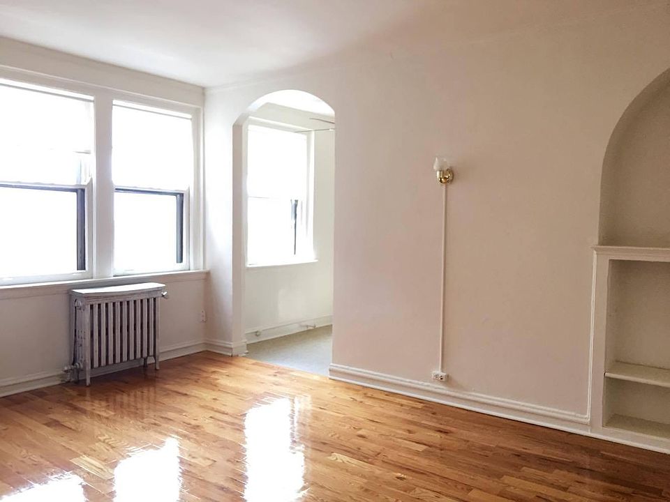 1st image of 6151 N Winthrop Ave #1B