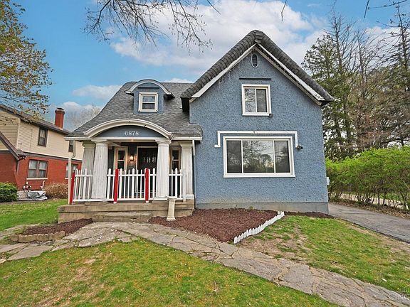 3rd image of 6878 Beechmont Ave