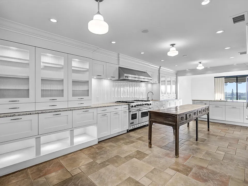 1115 Granville Dr