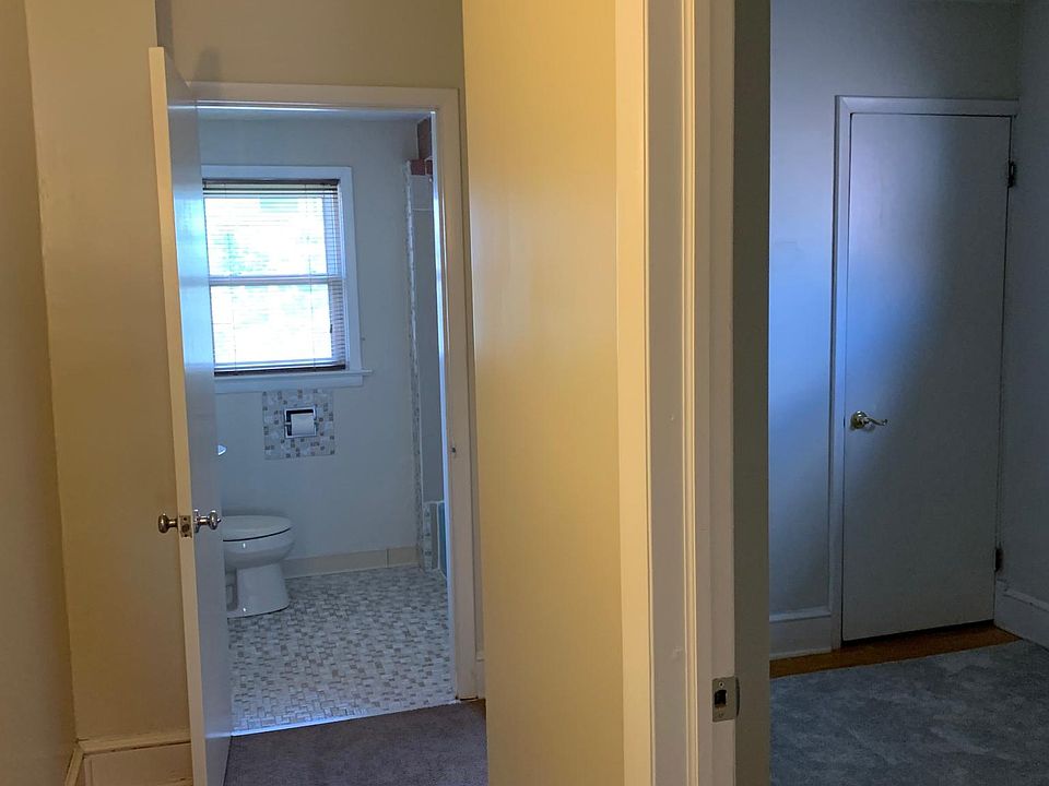 2nd image of 323 W Raspberry St