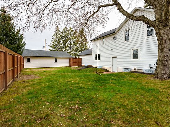 3rd image of 1006 Schuring Rd